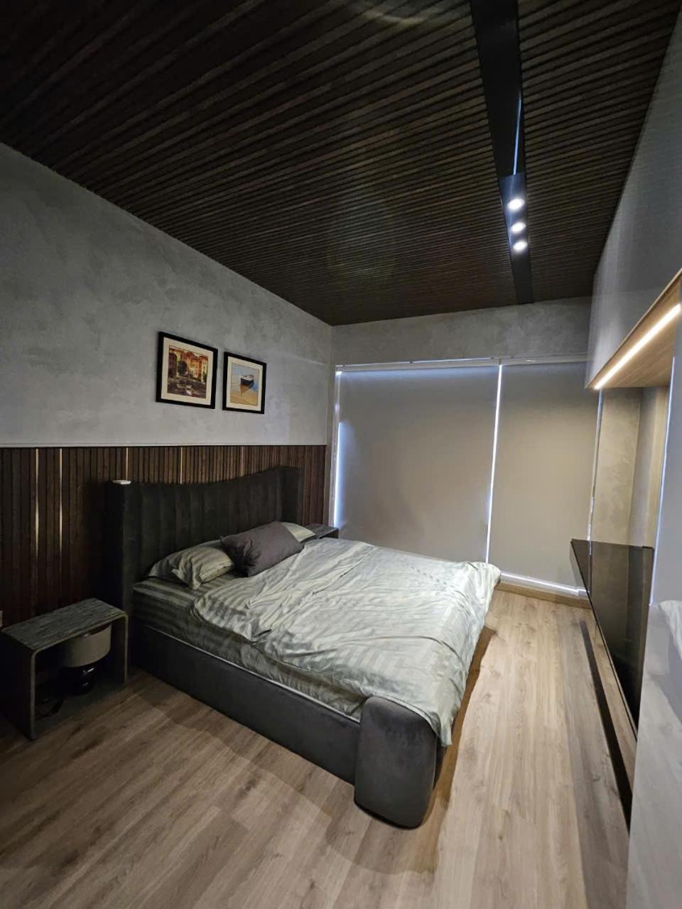 Apartment Lakeview 2, Thu Thiem - Rory's *