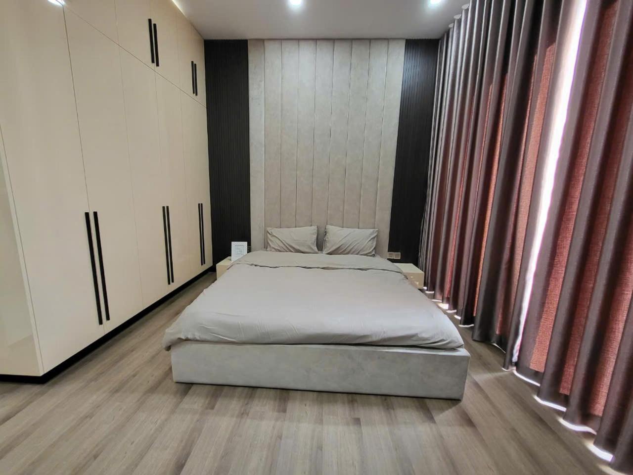 Apartment Lakeview 2, Thu Thiem - Rory's *