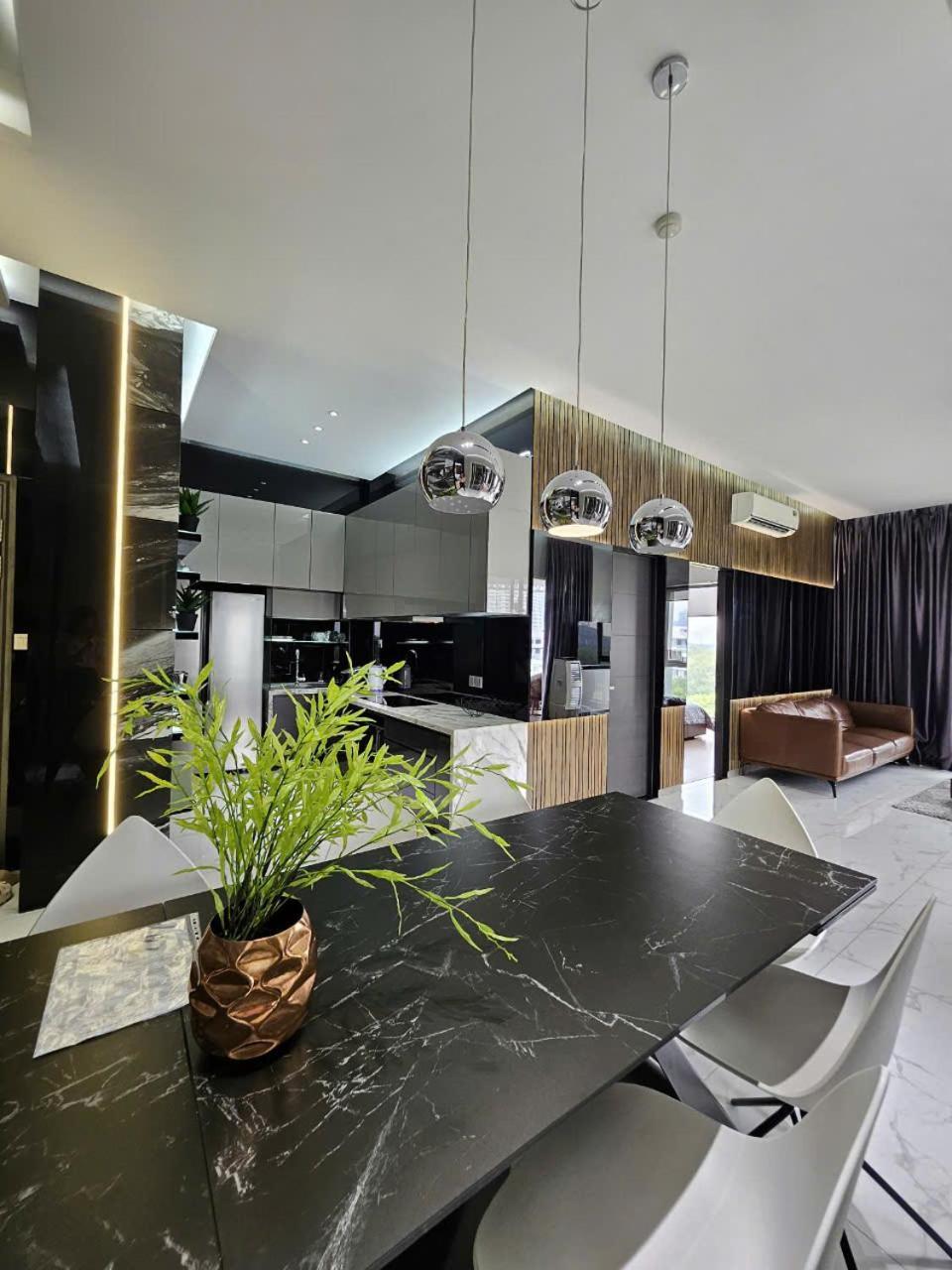 Lakeview 2, Thu Thiem - Rory's Ho Chi Minh City